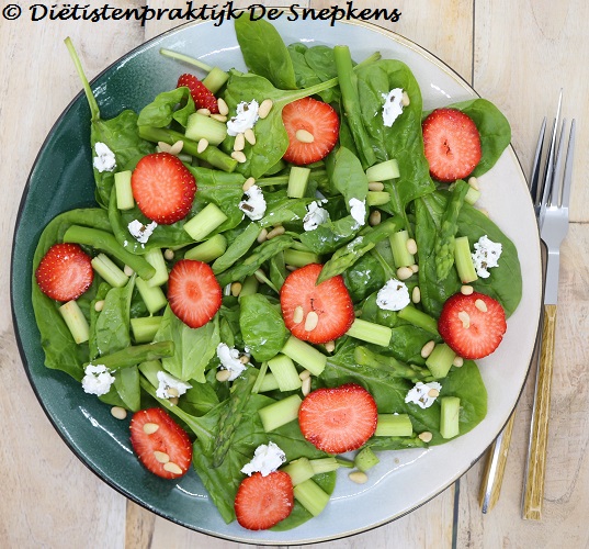 salade spinazie aardbei asperge