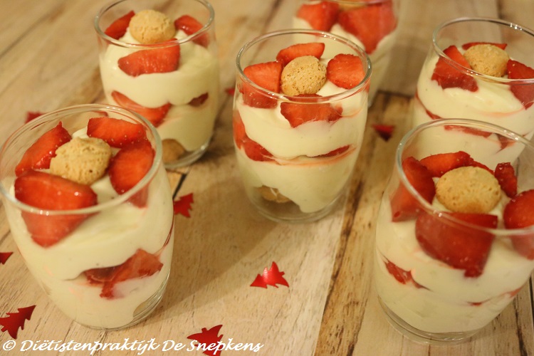 vanillemousse aardbeien